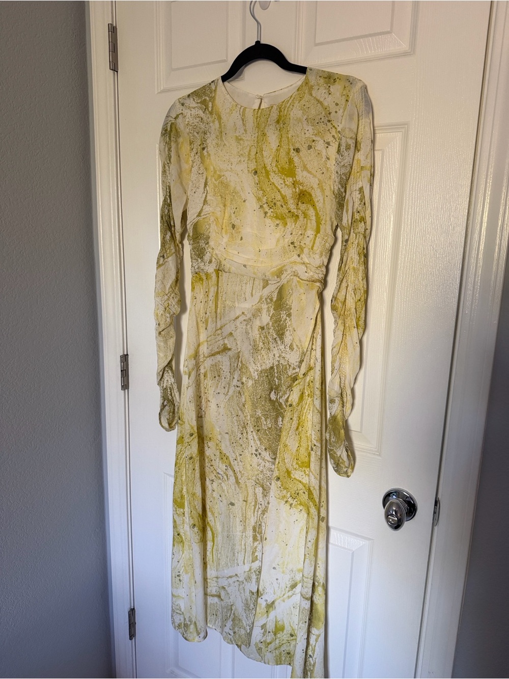 H&M Abstract Print Maxi Dress in Yellow & White Size Small